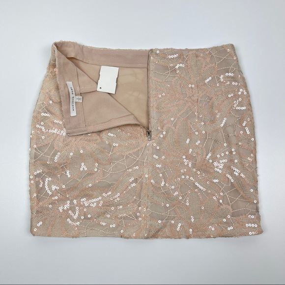 ๐ฏ2/$15๐ฏ Endless Rose REVOLVE Nude Skirt Sequin - Picture 7 of 14